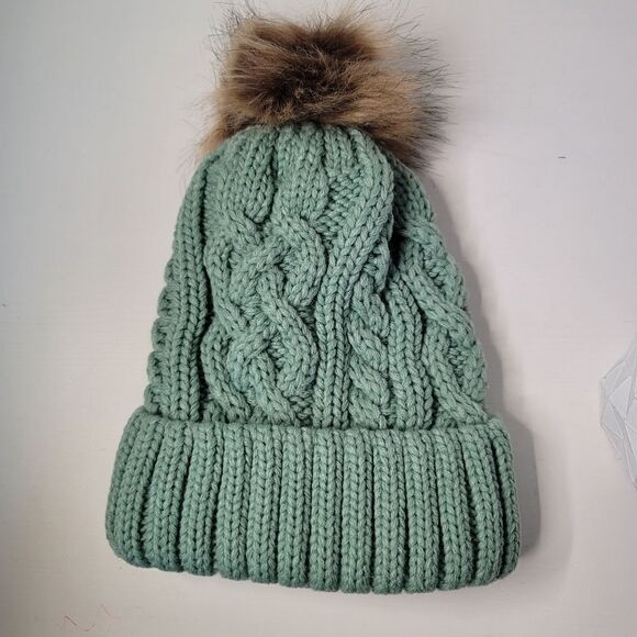 Cable knit vegan fur pom pom beanie hat - Picture 1 of 6